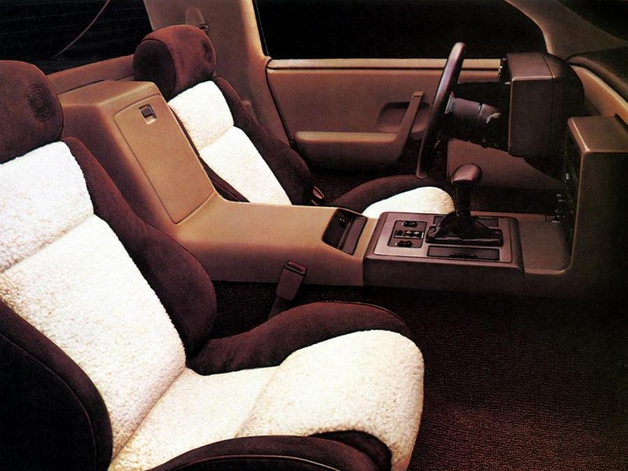  Pontiac Fiero 1984 года  (фото 17 из 19)